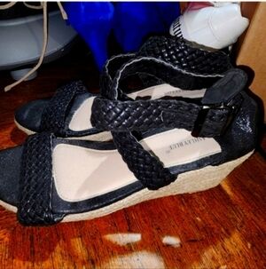Ashley blue size 11 low heel sandal